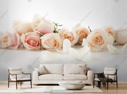 پوستر دیواری گل رز های صورتی روشن روی میز با زمینه روشن
