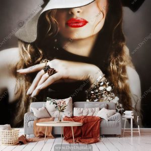 پوستر دیواری فیس زن با کلاه و موهای مشکی