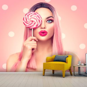 کاغذ دیواری طرح چهره زن با آبنبات